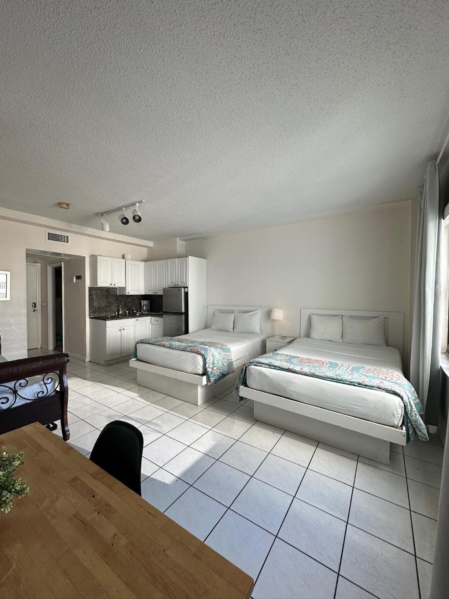 Casablanca On The Beach Miami Beach Room photo