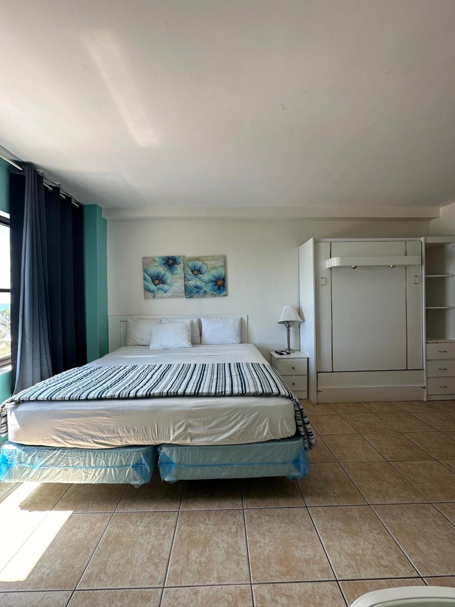 Casablanca On The Beach Miami Beach Room photo