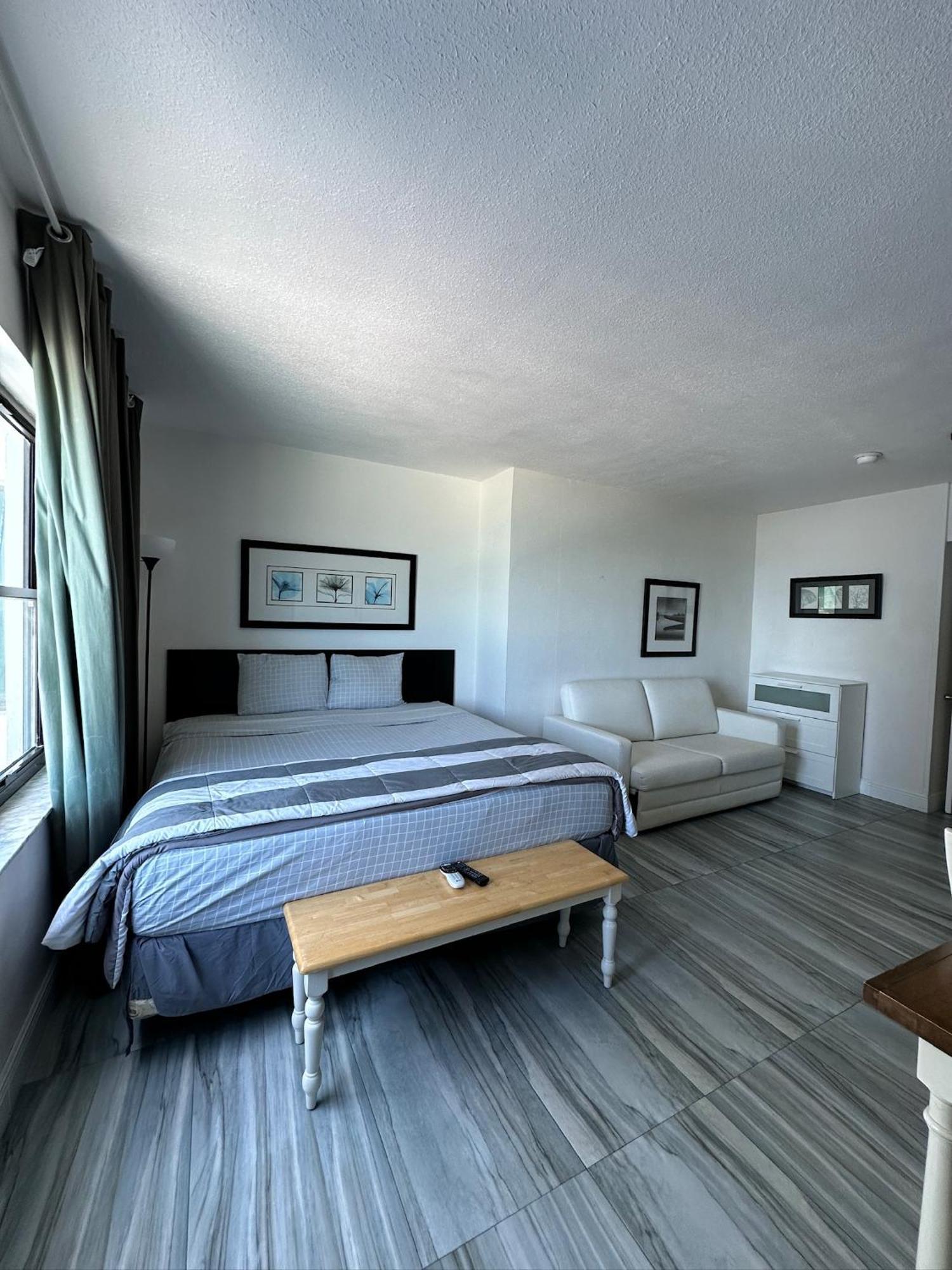 Casablanca On The Beach Miami Beach Room photo